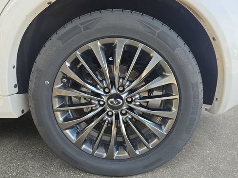 Used 2022 INFINITI QX80 Sensory w/ Cargo Package AWD/4WD image 32