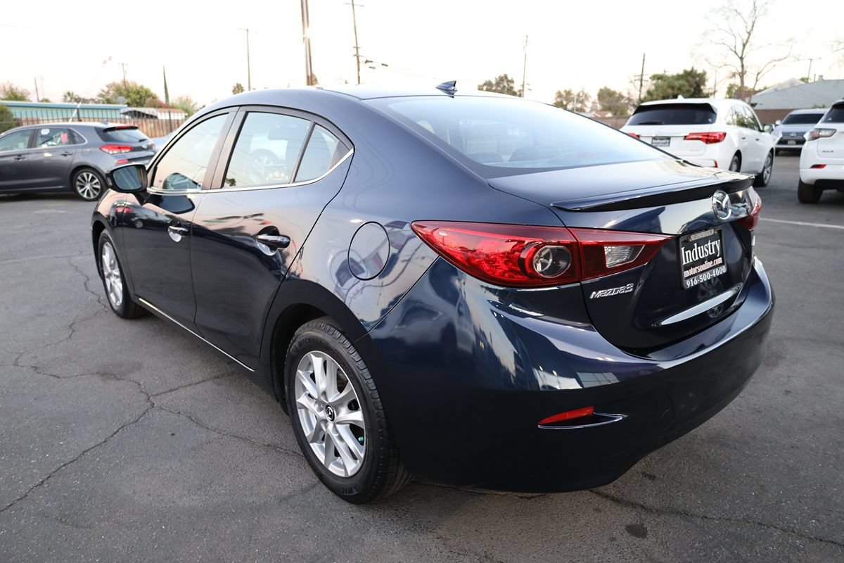 Used 2016 MAZDA MAZDA3 i Touring w/ Popular Equipment Package FWD image 6