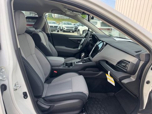 Certified 2025 Subaru Outback Premium w/ Popular Package #1A image 32