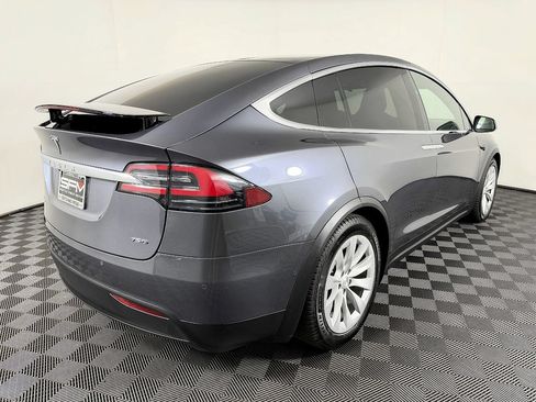 Used 2018 Tesla Model X 75D AWD/4WD image 8