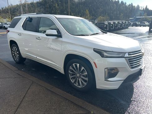 Used 2022 Chevrolet Traverse Premier image 3