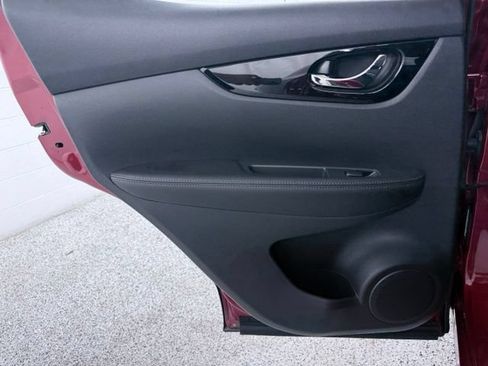 Used 2021 Nissan Rogue Sport SV FWD image 22