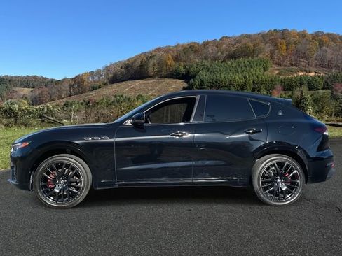 Used 2021 Maserati Levante image 4