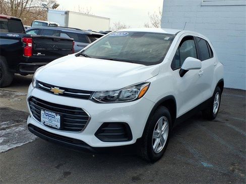 Certified 2022 Chevrolet Trax LS w/ Tint and Cruise Package image 3