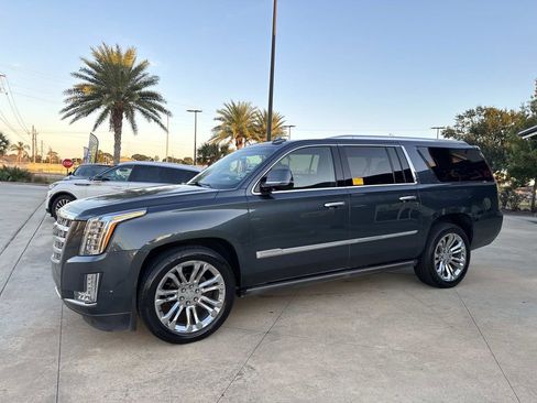Used 2019 Cadillac Escalade ESV Premium Luxury w/ LPO, Radiant Package image 5