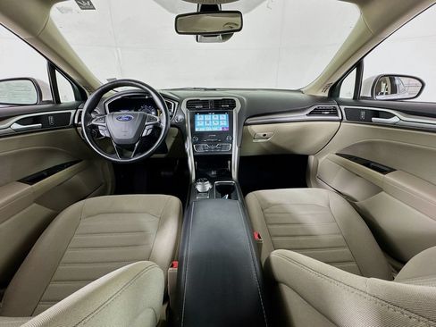 Used 2019 Ford Fusion SE FWD image 23