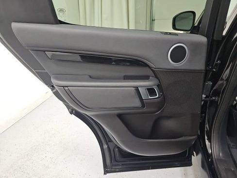 Used 2018 Land Rover Discovery SE AWD/4WD image 28