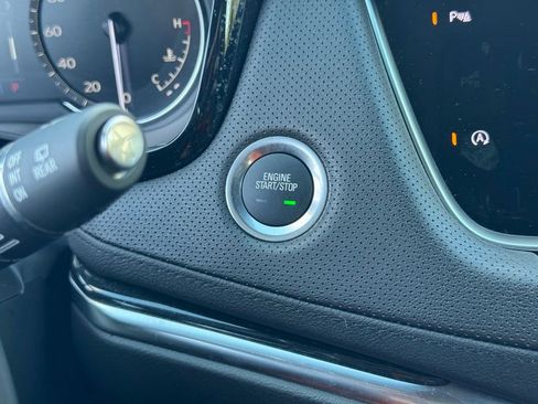 Certified 2025 Cadillac XT5 Premium Luxury image 32