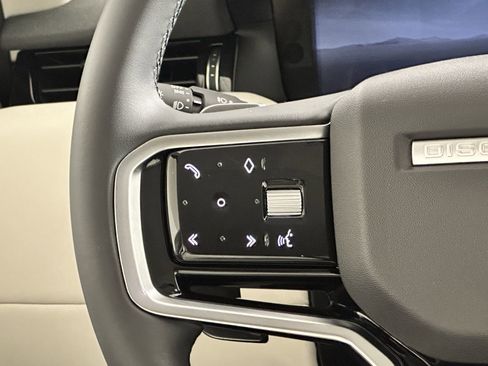 Certified 2025 Land Rover Discovery Sport S image 15