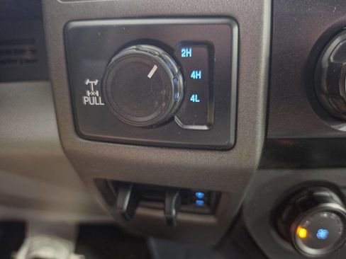 Used 2022 Ford F250 XL w/ Power Equipment Group AWD/4WD image 27