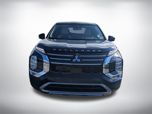 New 2026 Mitsubishi Outlander SE image 8