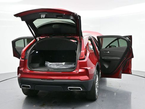 Used 2025 Cadillac XT4 Premium Luxury image 42