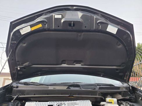 Used 2012 Toyota Prius V Three image 21