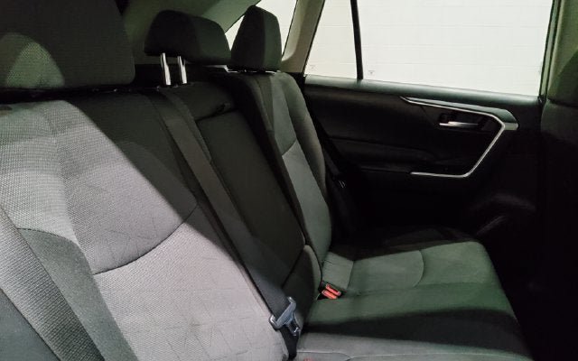 Used 2025 Toyota RAV4 XLE AWD/4WD image 24