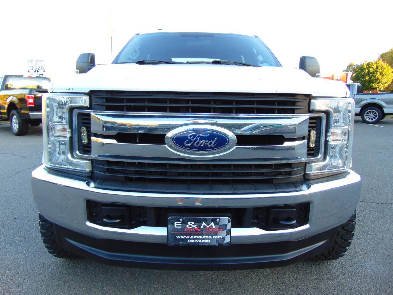 Used 2017 Ford F250 XLT AWD/4WD image 3