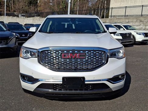 Used 2018 GMC Acadia Denali w/ Technology Package image 2