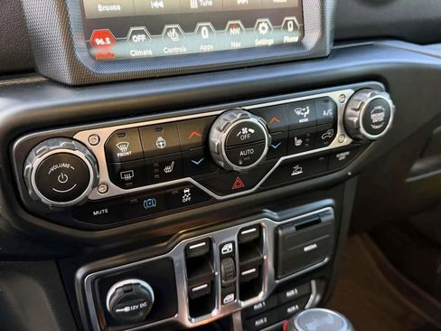 Used 2023 Jeep Wrangler Unlimited Sahara w/ Cold Weather Group image 25