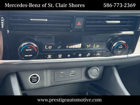 Used 2022 Nissan Rogue SV AWD/4WD image 25