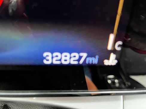 Used 2025 Chevrolet Trax LT FWD image 13