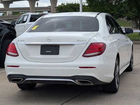 Used 2018 Mercedes-Benz E 300 4MATIC image 4