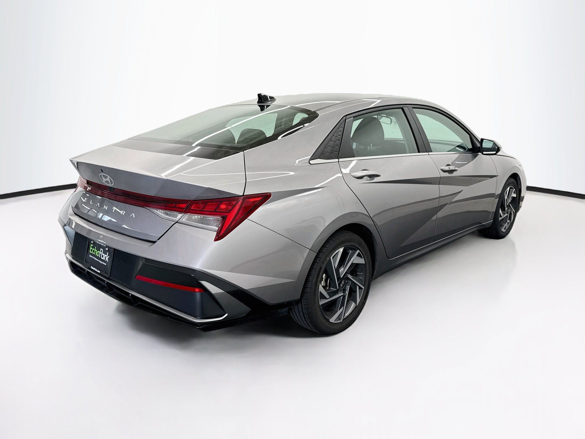 Used 2025 Hyundai Elantra SEL FWD image 9