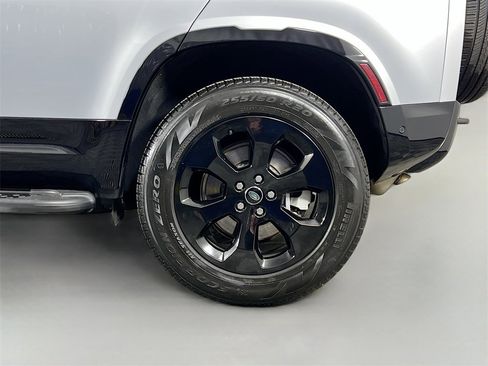 Used 2023 Land Rover Defender 110 X-Dynamic SE image 33