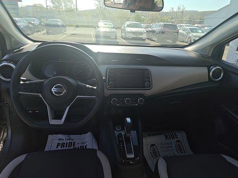 Used 2021 Nissan Versa SV FWD image 13