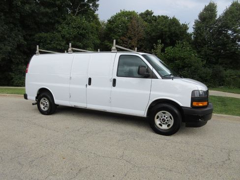 Used 2018 GMC Savana 2500 Extended w/ Driver Convenience Package RWD image 4