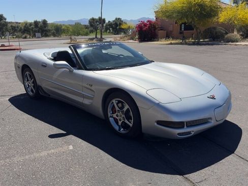 Used 2001 Chevrolet Corvette Convertible w/ Preferred Equipment Group2 RWD image 11