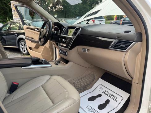 Used 2015 Mercedes-Benz GL 450 4MATIC image 25