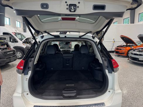 Used 2017 Nissan Rogue SL w/ SL Premium Package AWD/4WD image 7