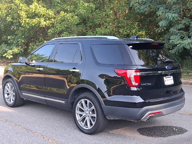 Used 2017 Ford Explorer Limited AWD/4WD image 3