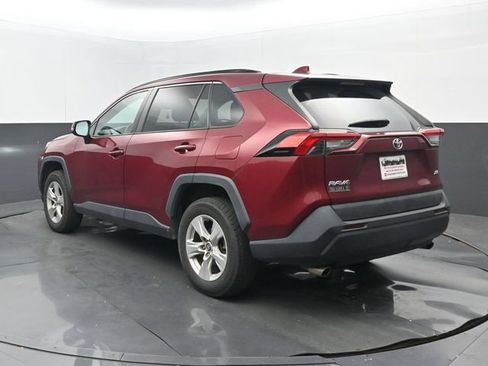 Used 2020 Toyota RAV4 XLE FWD image 3