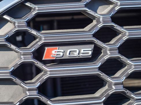 Used 2023 Audi SQ5 Premium Plus w/ Premium Plus Package image 36