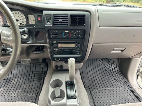 Used 2003 Toyota Tacoma PreRunner image 35