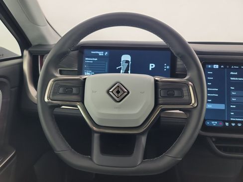 Used 2025 Rivian R1S Adventure AWD/4WD image 28