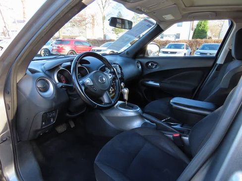 Used 2012 Nissan Juke SV image 2