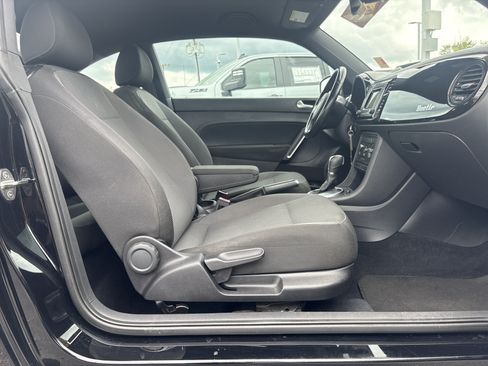 Used 2016 Volkswagen Beetle 1.8T S FWD image 17