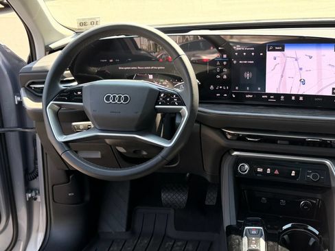 Used 2025 Audi Q5 Premium w/ Premium Plus AWD/4WD image 24