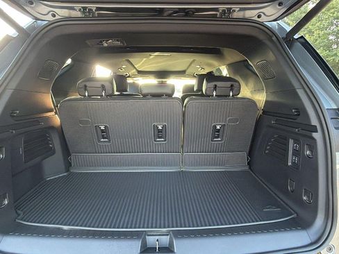 New 2027 Chevrolet Traverse RS w/ LPO, Floor Liner Package FWD image 12