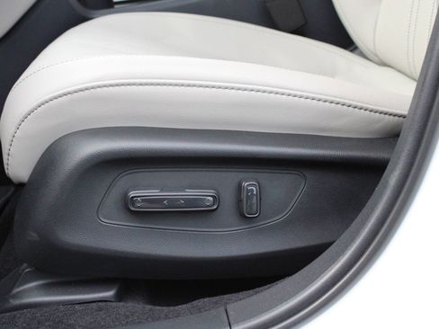 New 2026 Honda HR-V EX-L image 16