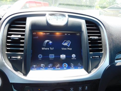 Used 2013 Chrysler 300 C RWD image 11