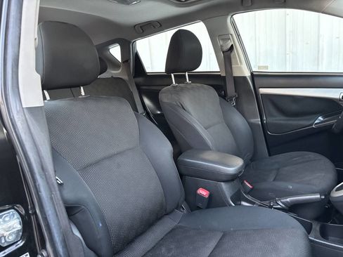 Used 2009 Pontiac Vibe AWD w/ Sun And Sound Package image 11