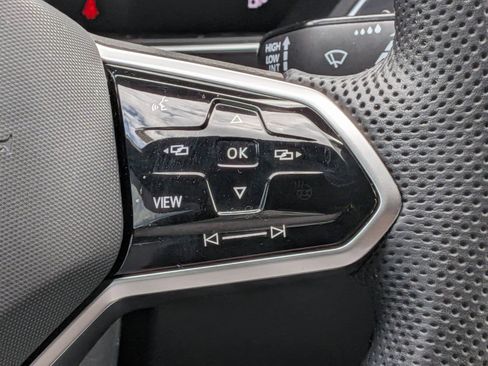 Used 2024 Volkswagen Tiguan SE R-Line AWD/4WD image 19