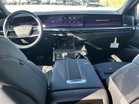 New 2026 Cadillac Escalade Luxury image 20