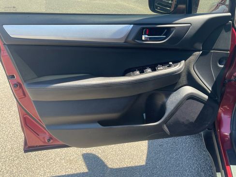 Used 2019 Subaru Outback 2.5i Premium AWD/4WD image 13