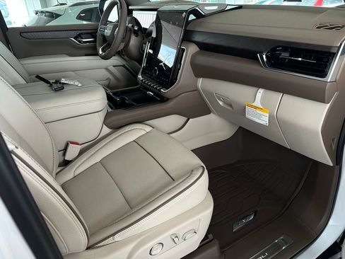 New 2026 GMC Yukon XL Denali w/ Denali Reserve Package image 16