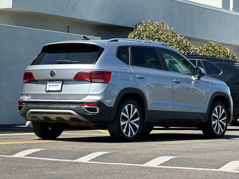 Used 2024 Volkswagen Taos SE FWD image 5