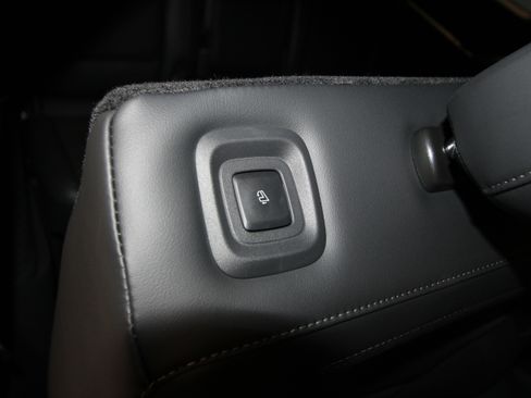 New 2026 Lincoln Navigator Reserve AWD/4WD image 23