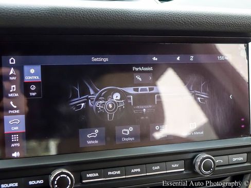 Used 2020 Porsche Macan w/ Driver Memory Package AWD/4WD image 23